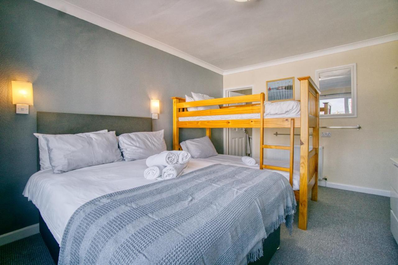 St Weonards Bed & Breakfast Paignton Bagian luar foto