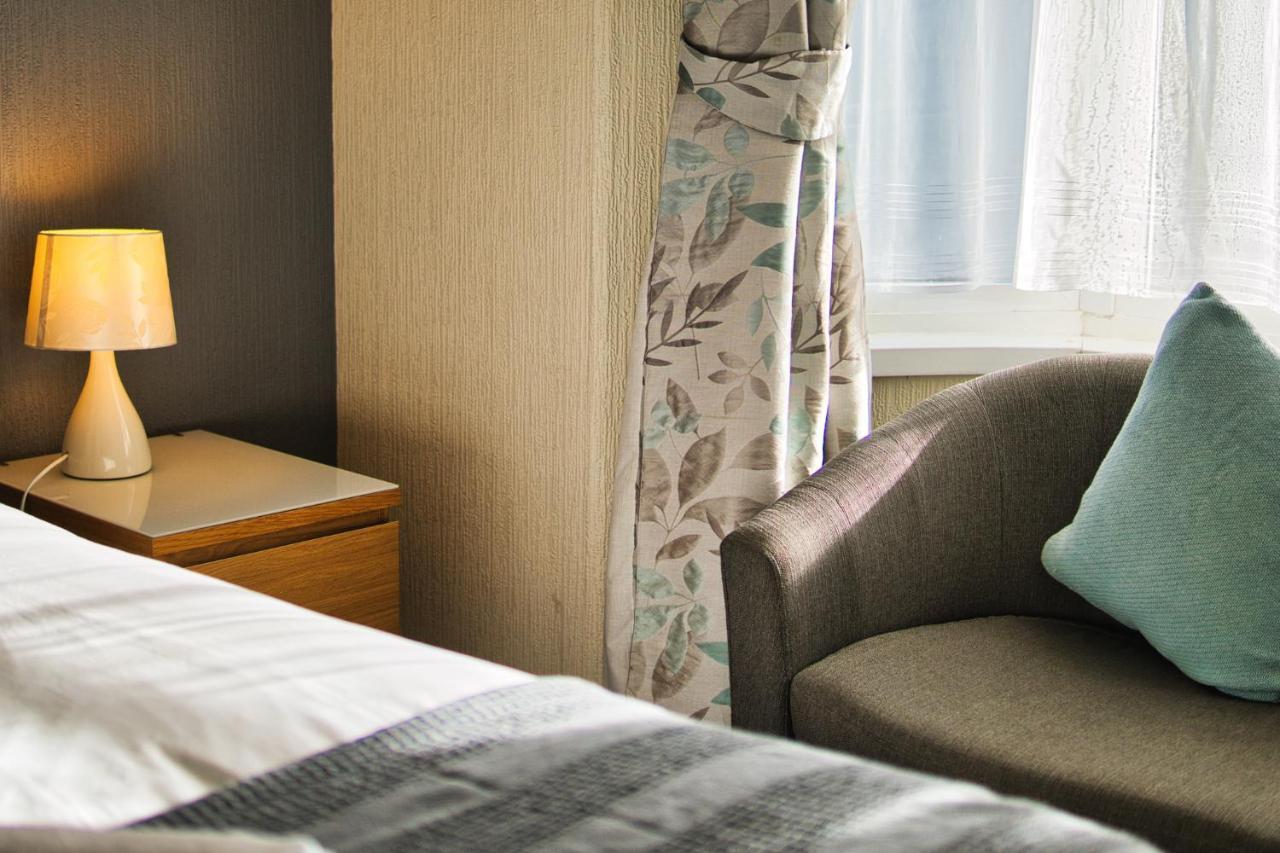 St Weonards Bed & Breakfast Paignton Bagian luar foto