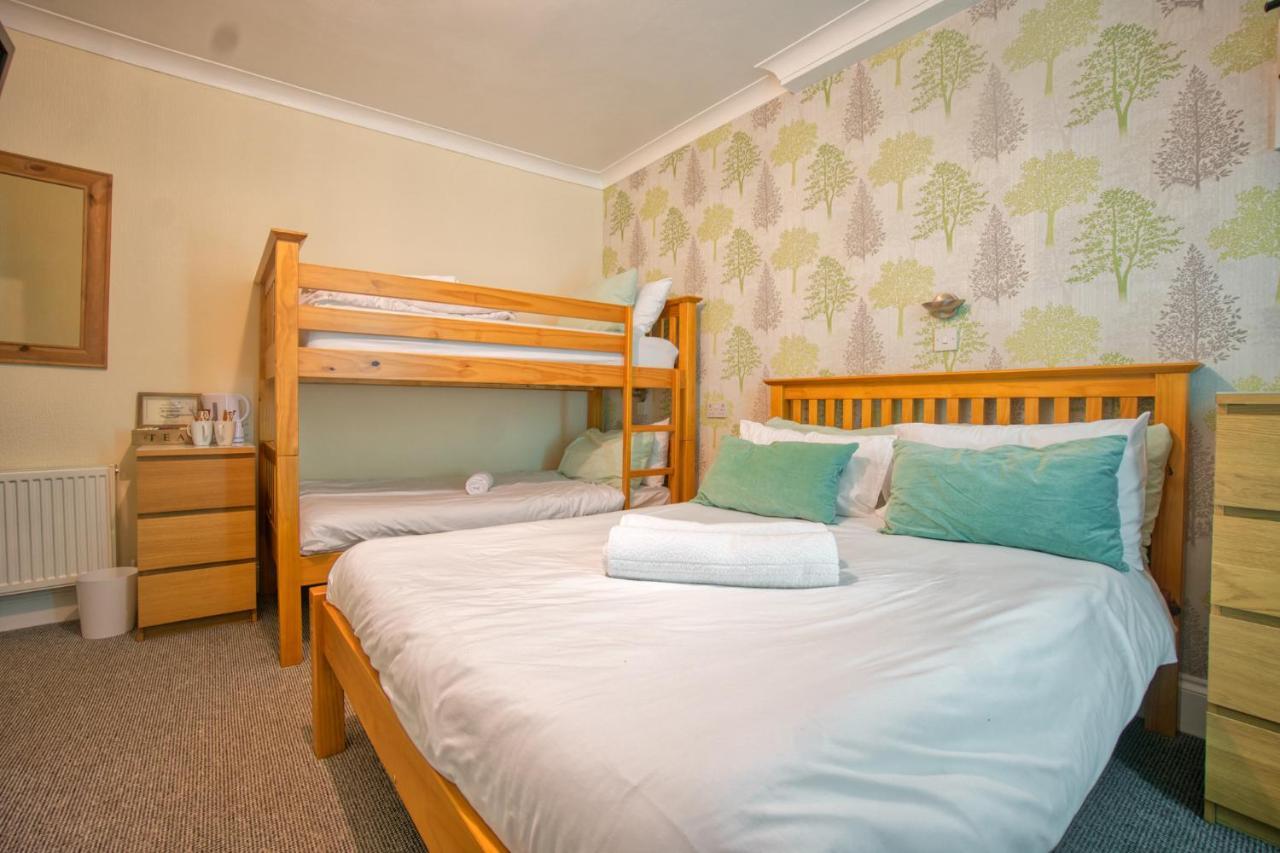 St Weonards Bed & Breakfast Paignton Bagian luar foto