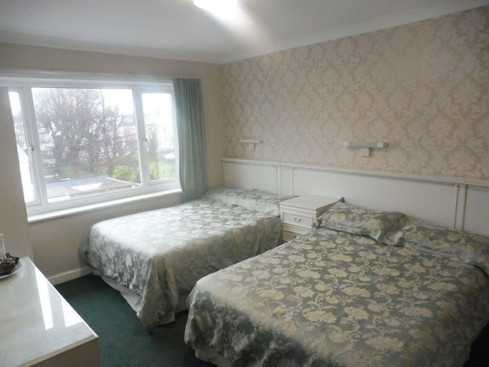 St Weonards Bed & Breakfast Paignton Bagian luar foto