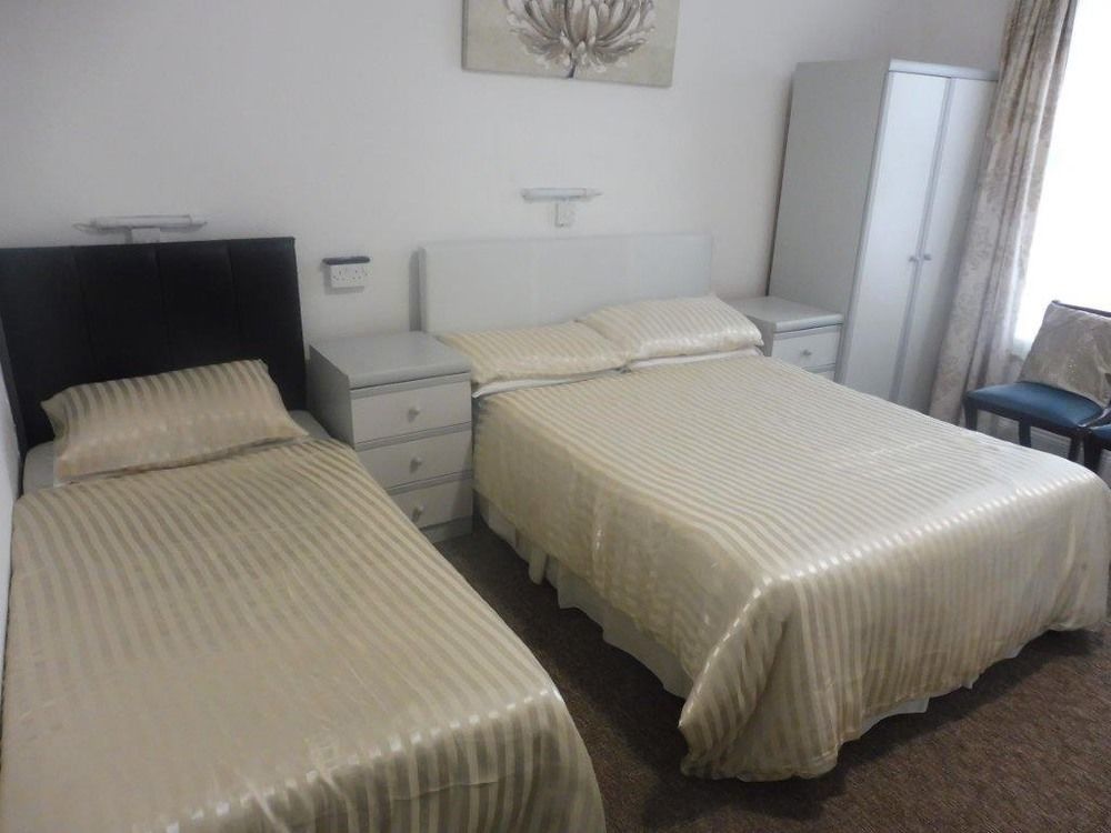 St Weonards Bed & Breakfast Paignton Bagian luar foto