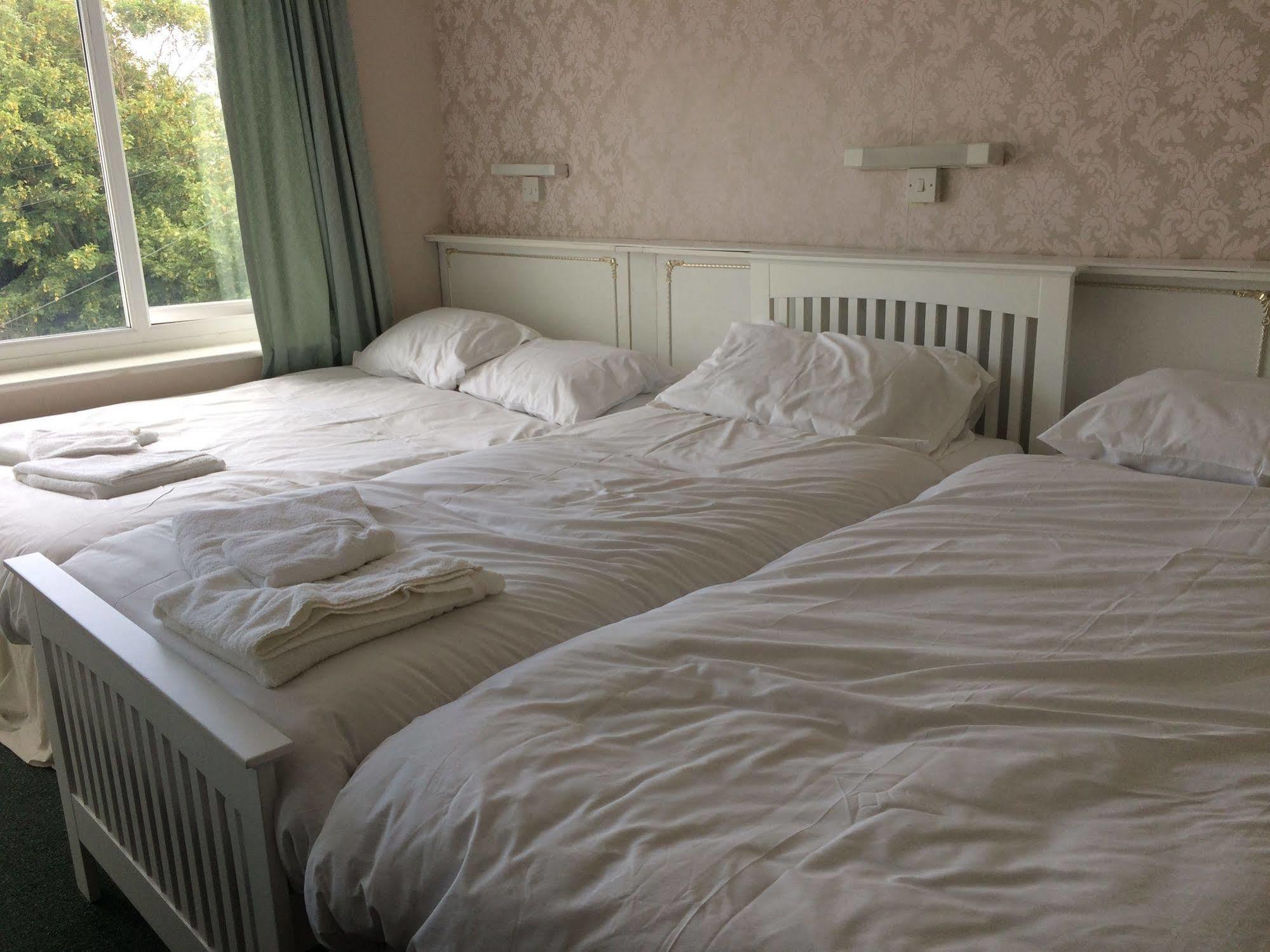St Weonards Bed & Breakfast Paignton Bagian luar foto